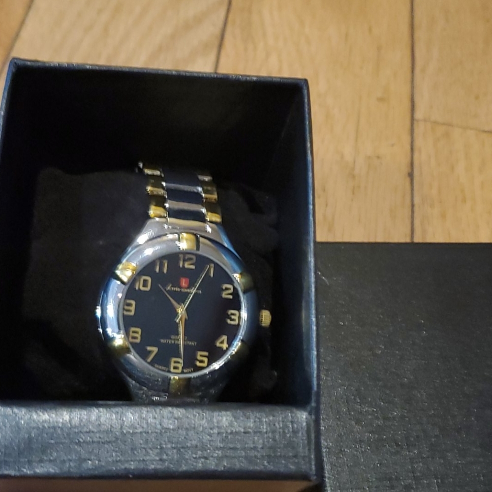Louis Cardini quartz watch Never worn